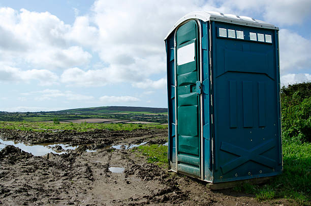 Best Deluxe Portable Toilet Rental  in Richnd, MO
